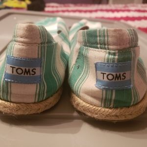 Women's TOMS Size 9.5 Teal and White striped